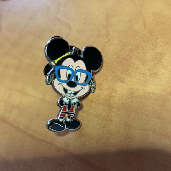 Mickey Mouse glasses pin (sold ) - Picture 1 of 1